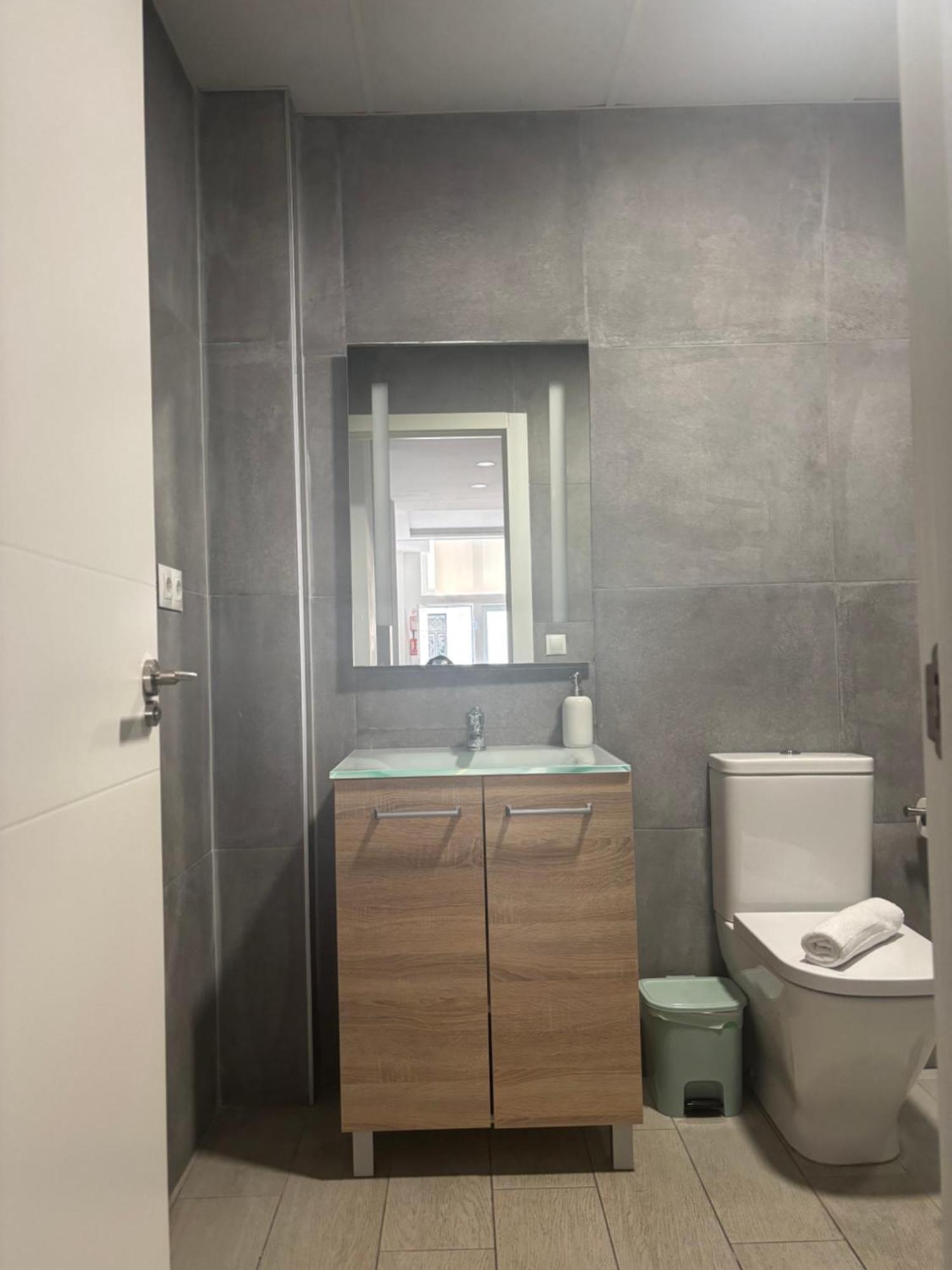 Apartamento PISO ESTUPENDO a 3 min de la ESTACION DE TREN AVE y BUS Málaga Exterior foto